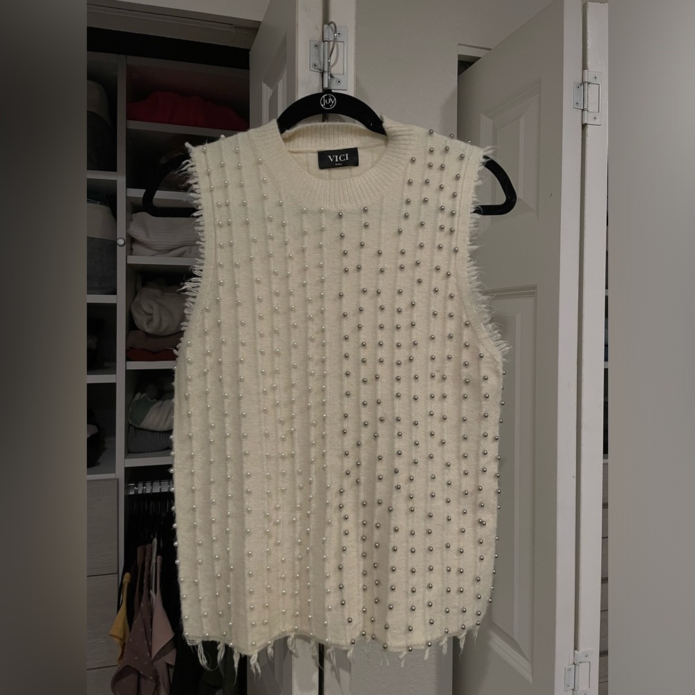 VICI sweater! Perfect from all seasons